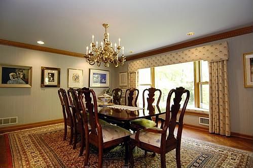 DINING ROOM WITH HARDWOOD FLOOR