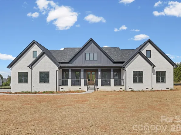 254 Triple Ponds Ct, Clover, SC 29710