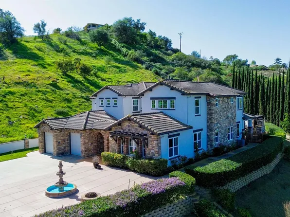 310 Highland Oaks Ct, Fallbrook, CA 92028