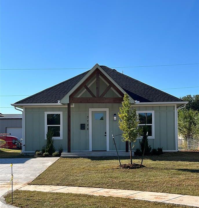 1st image of 3728 SW 27th St