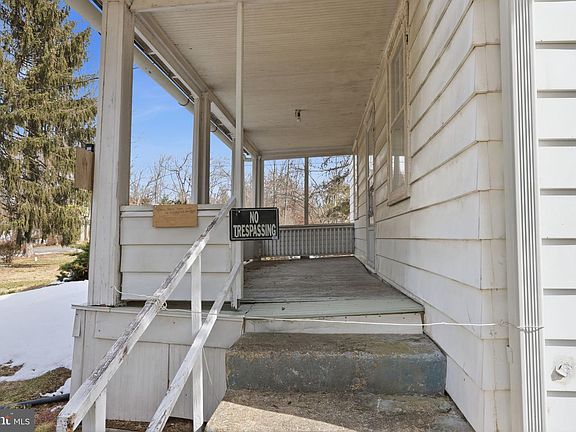 2nd image of 186 Penn Harbourton Rd