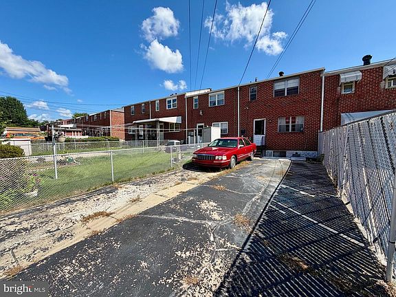 5th image of 959 Regina Dr