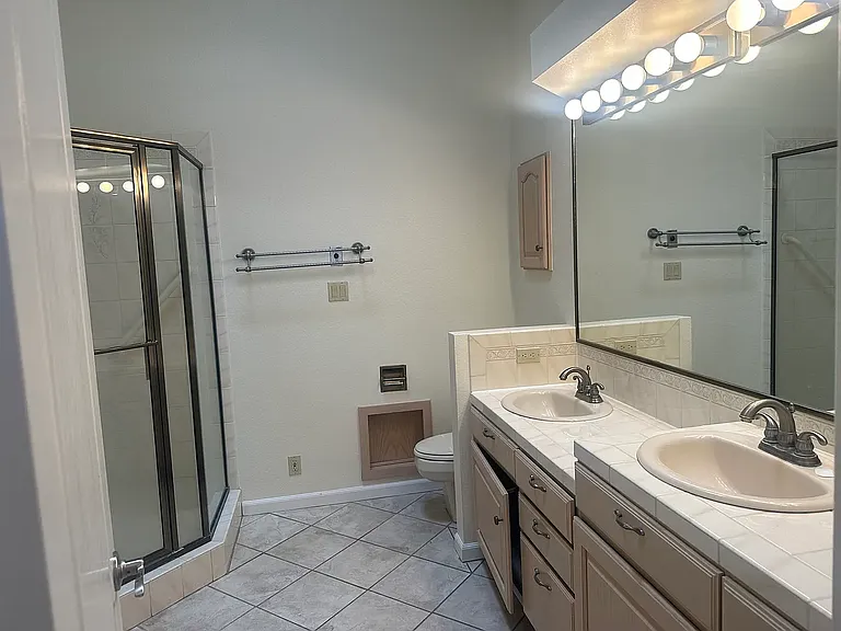 1712 Black River Ct NE — Photo 15