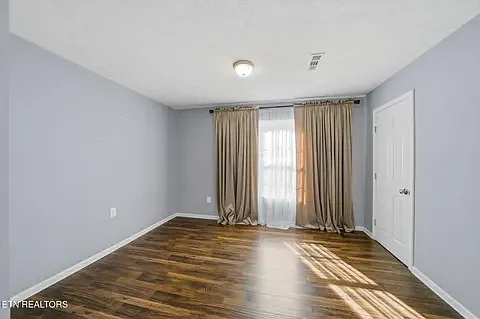 1250 Tramel Rd — Photo 10