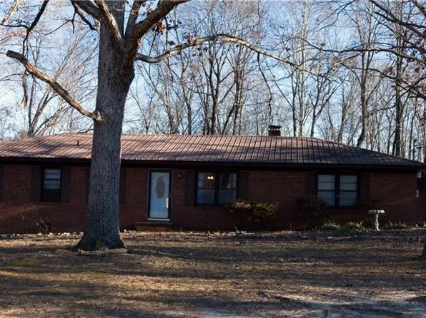 3622 Lower Lake Rd, Thomasville, NC 27360