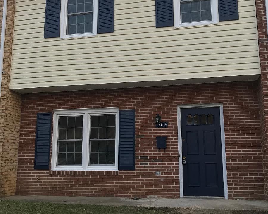 1st image of 203 Overlook Ct