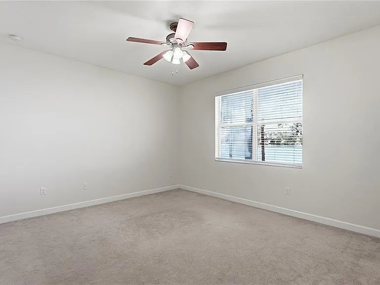 2217 Crosston Cir — Photo 14