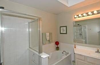 3rd image of 1501 Meadowsedge Ln