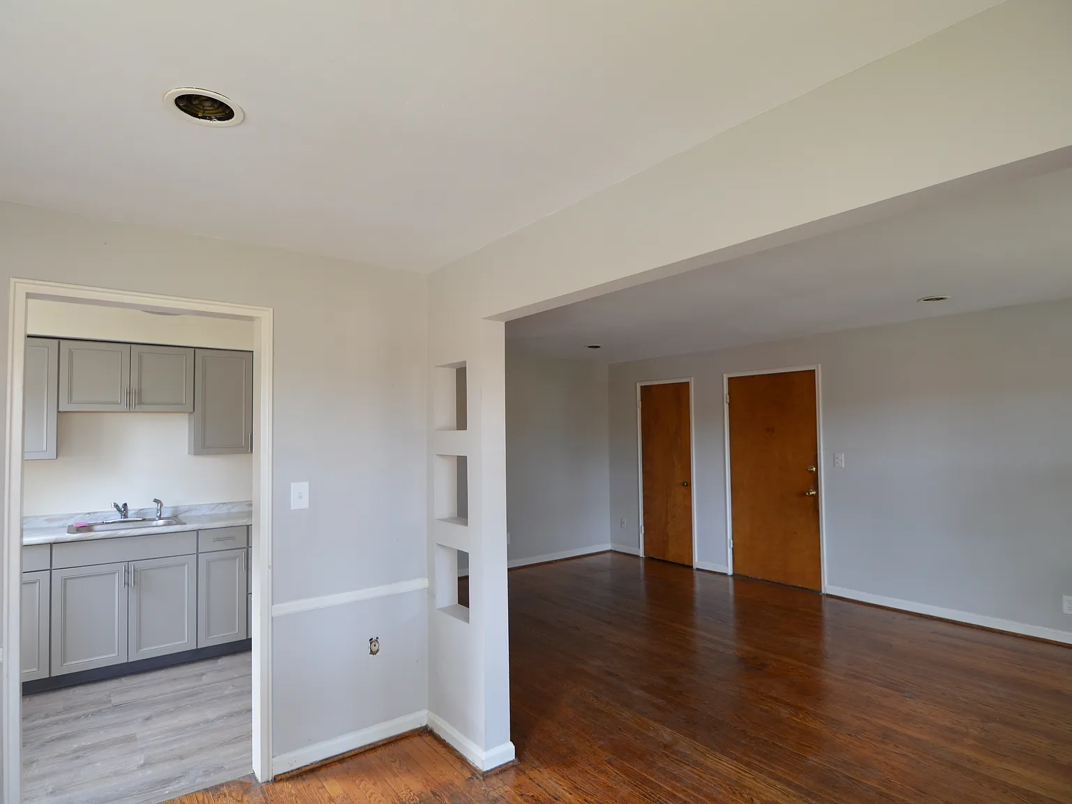 2 bed, 850 sqft, $1,050 — Photo 3
