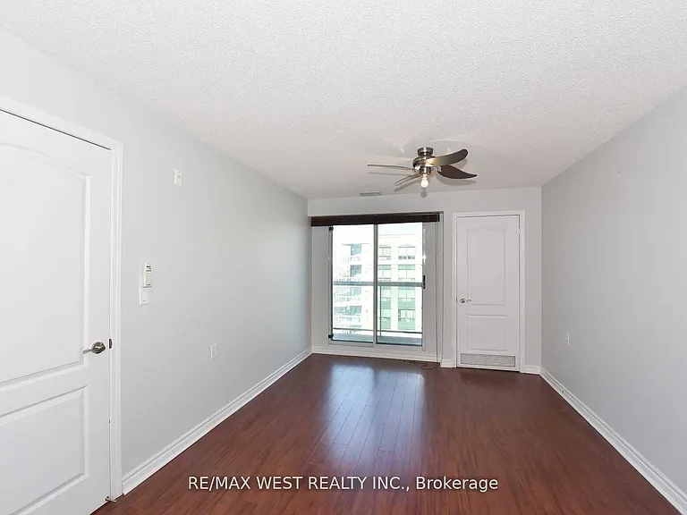 935 Sheppard Ave W #Penthouse 810 — Photo 24