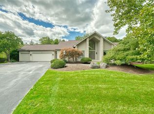 31 Chatham Woods, Pittsford, NY 14534