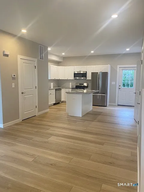 2 bed, 1.5 bath, 1200 sqft, $2,950 — Photo 2