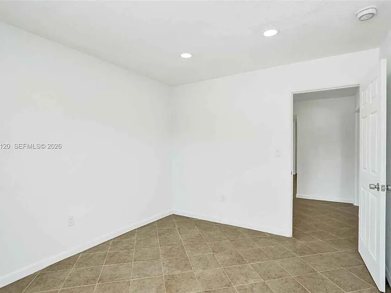 2120-2122 Thomas St — Photo 26
