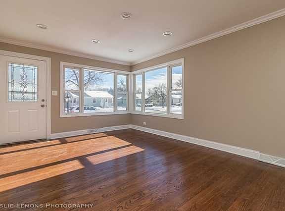 3rd image of 16912 Forest View Dr
