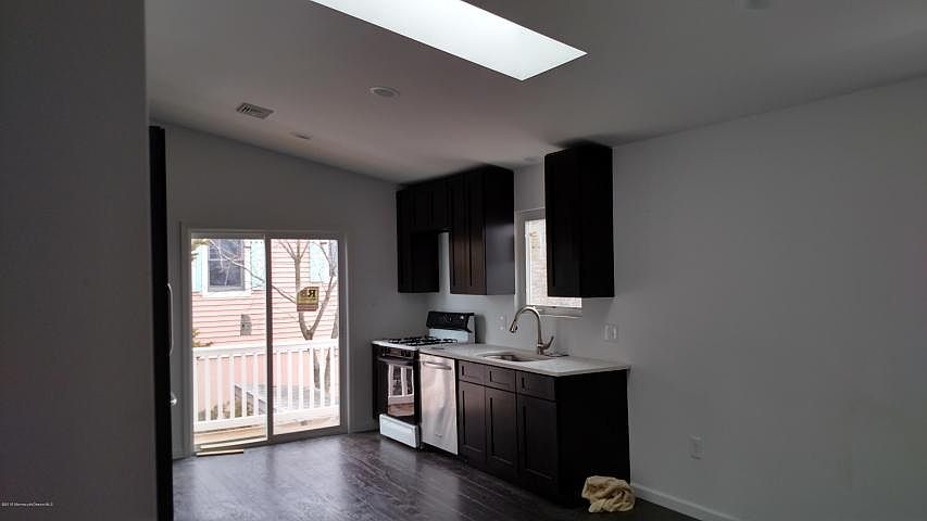 2nd image of 255 Sampson Ave