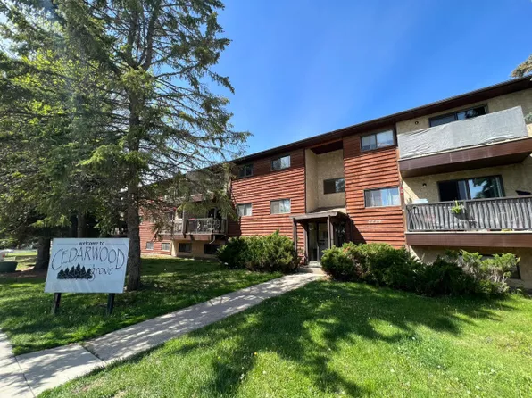 5220 41st St, Innisfail, AB T4G 1C3