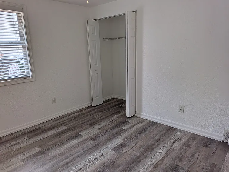 5548 Steffens Ave — Photo 6