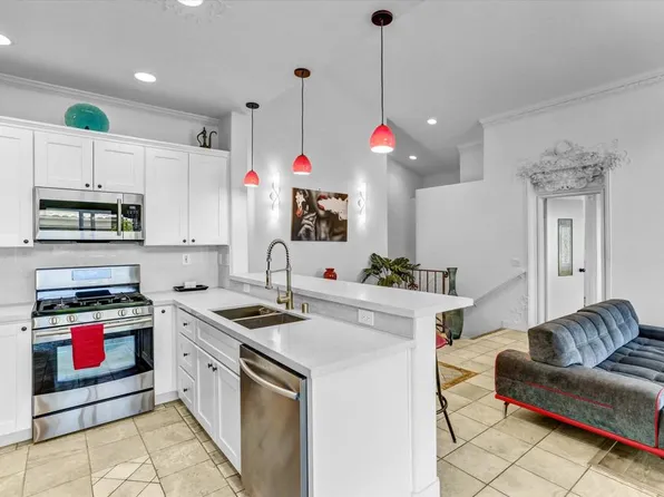 5536 Renaissance Ave #1, San Diego, CA 92122