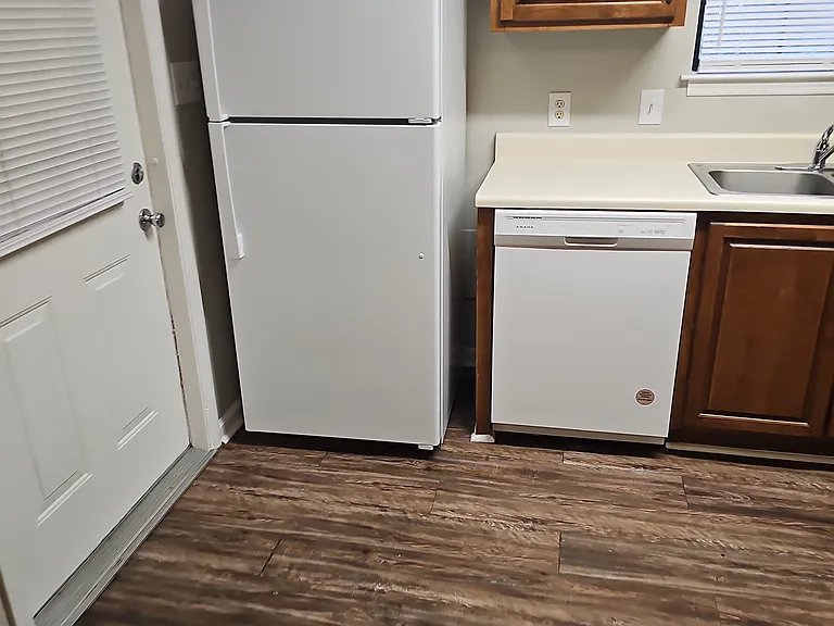 499 E University Dr — Photo 14