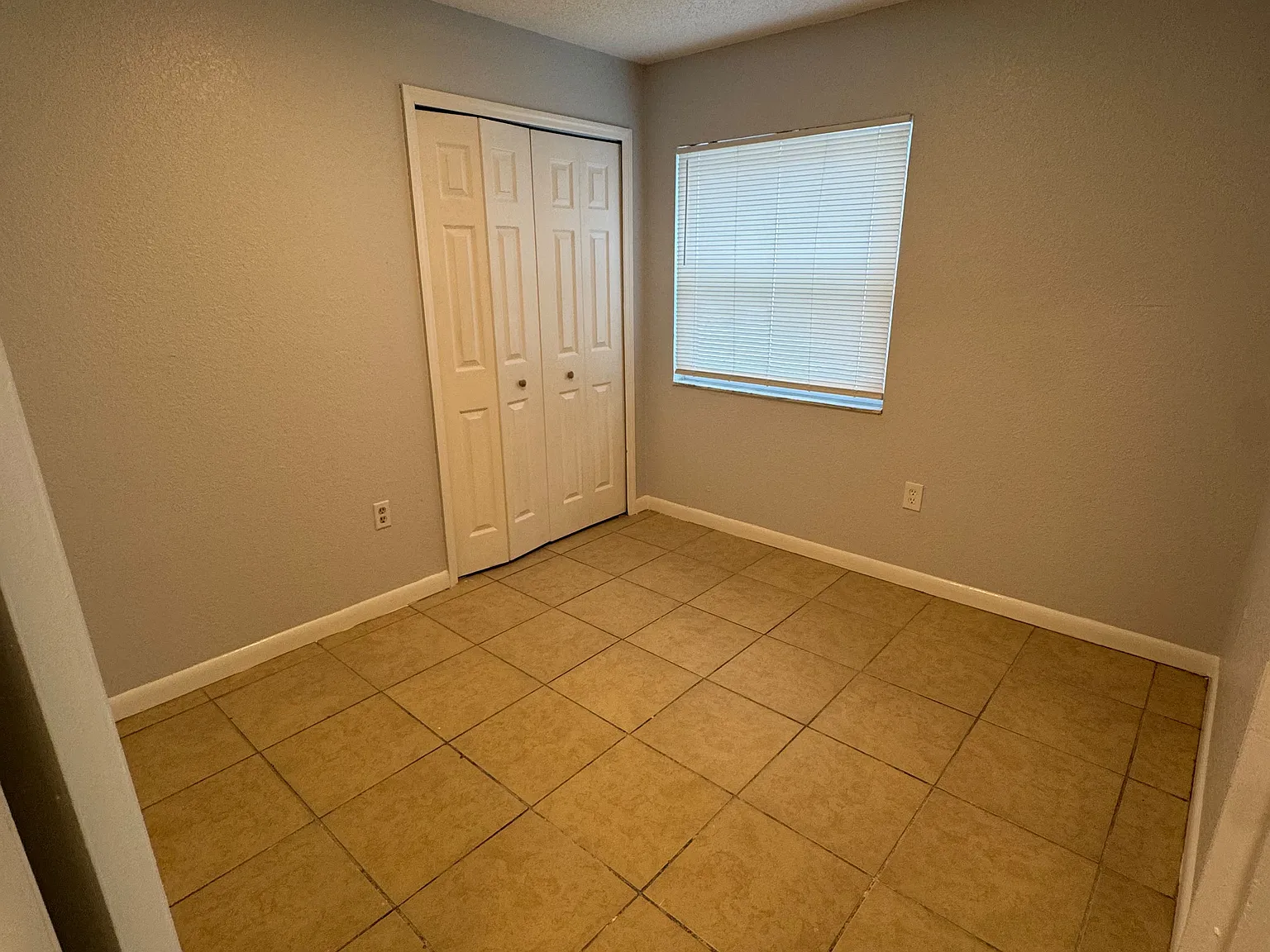 3 bed, 976 sqft, $2,100 — Photo 4