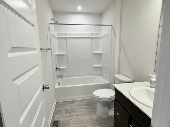 2782 Cleo St, Delaware, OH 43015