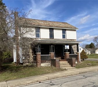 302 W Cooper St, Slippery Rock, PA, 16057