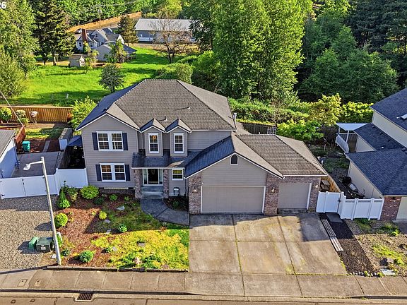 2nd image of 328 SW 38th Loop