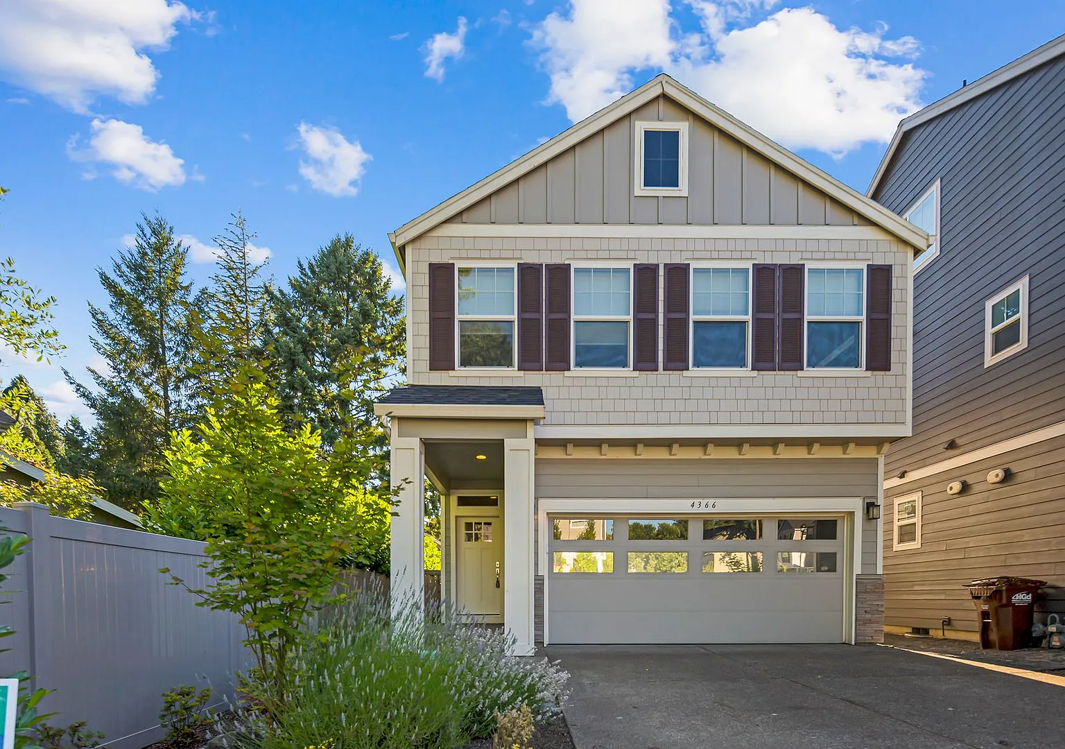 Stunning 3bd/2.5bath 2 Car Garage Fenced Yard W/Gazebo Home In The Heart Of Hillsboro! — Photo 1