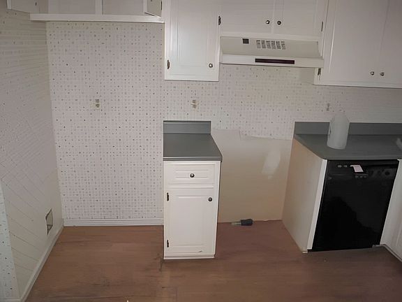 5th image of 4646 Briarwood Dr