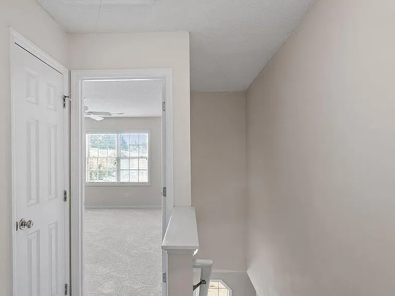 107 Fox Trail Ln — Photo 12