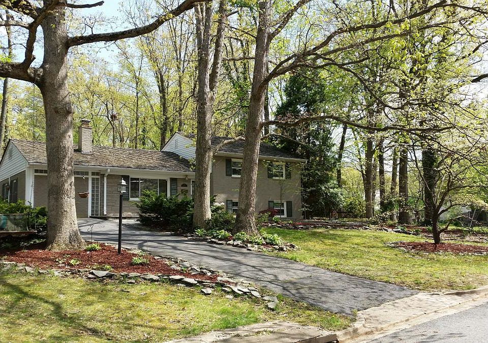 1st image of 3133 Creswell Dr