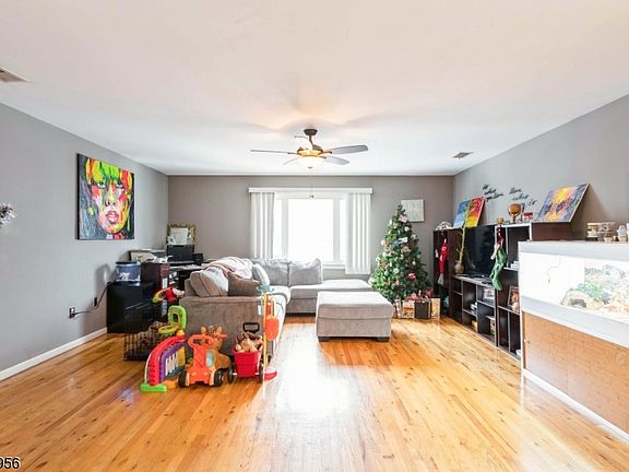 3rd image of 58 Hinsdale Pl