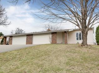 9255 Overlook Trl, Eden Prairie, MN 55347