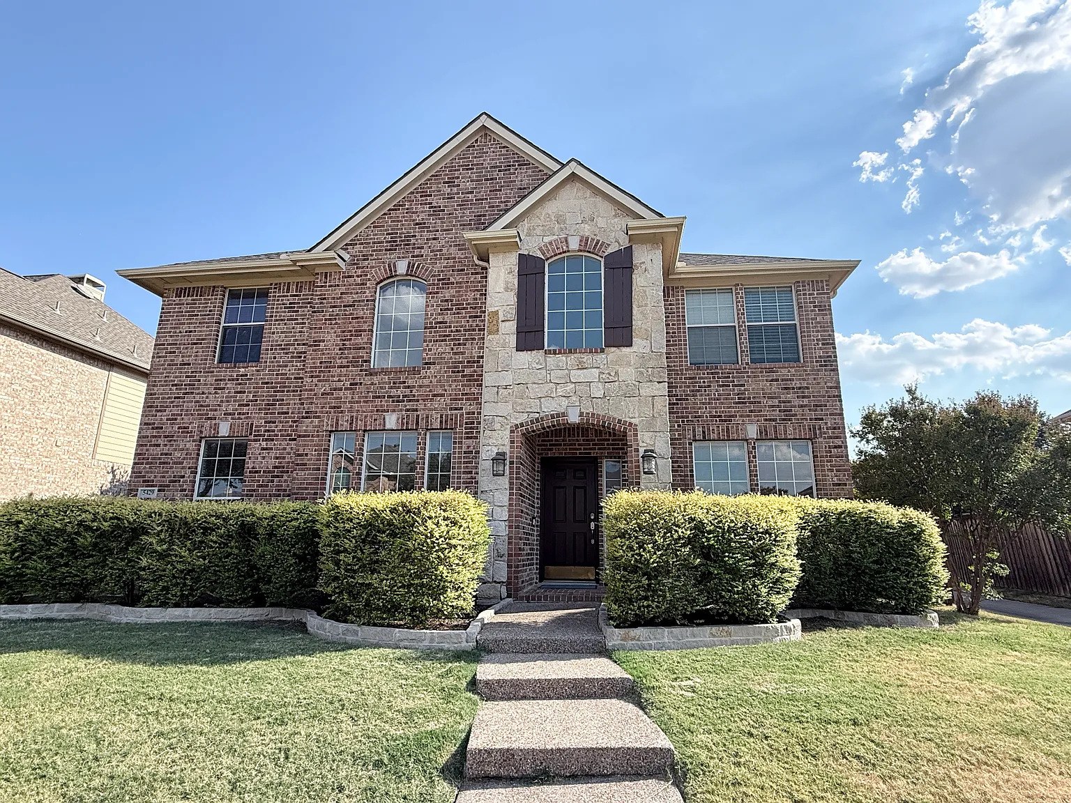 5 bed, 3204 sqft, $3,800 — Photo 1