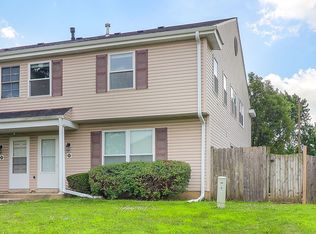 2V Fernwood Dr, Bolingbrook, IL 60440