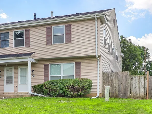 2V Fernwood Dr, Bolingbrook, IL 60440