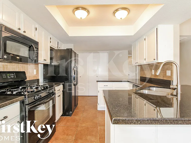 7619 W Brown St — Photo 5