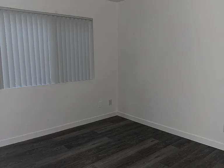 14351 Haynes St #104 — Photo 10