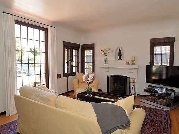 4th image of 2106 Lambert Dr