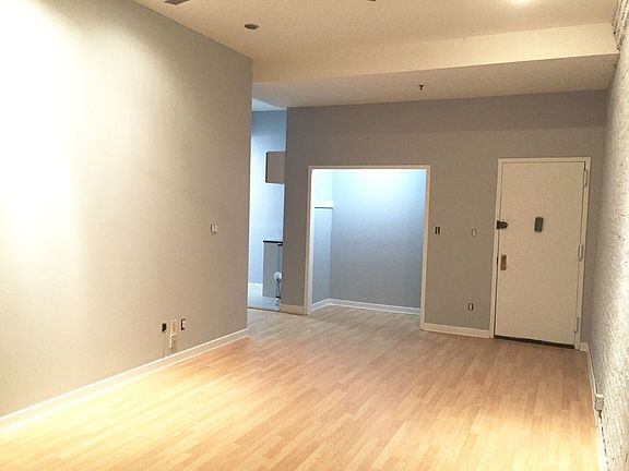 3rd image of 418 W 49th St APT 1B
