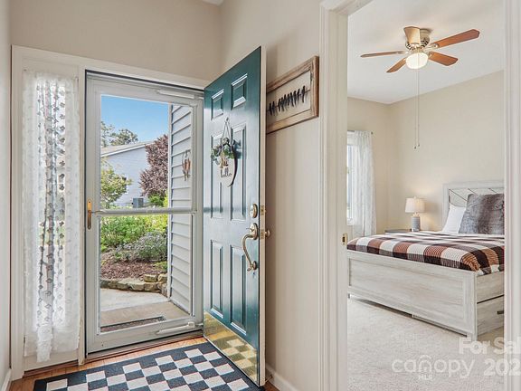 4th image of 23 Country Meadows Ln