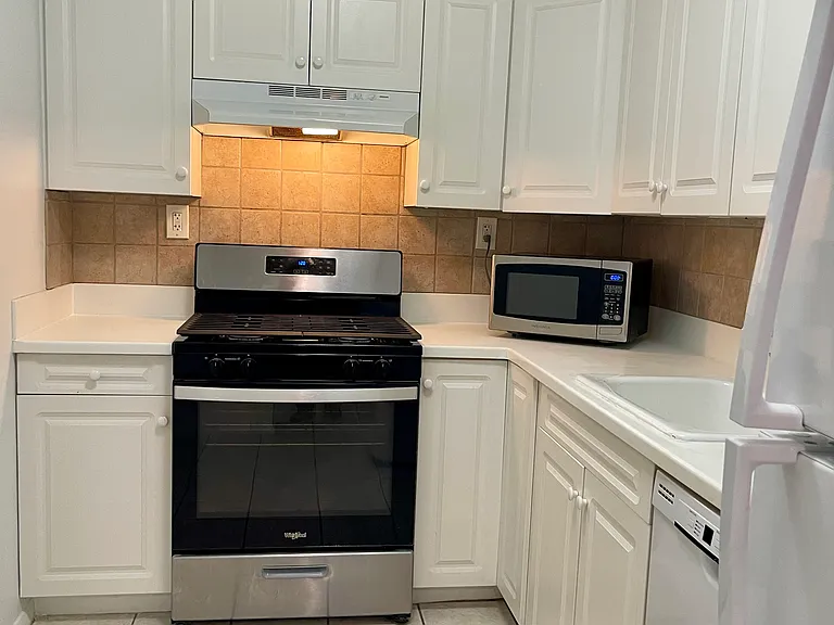 801 N Pitt St #901 — Photo 5
