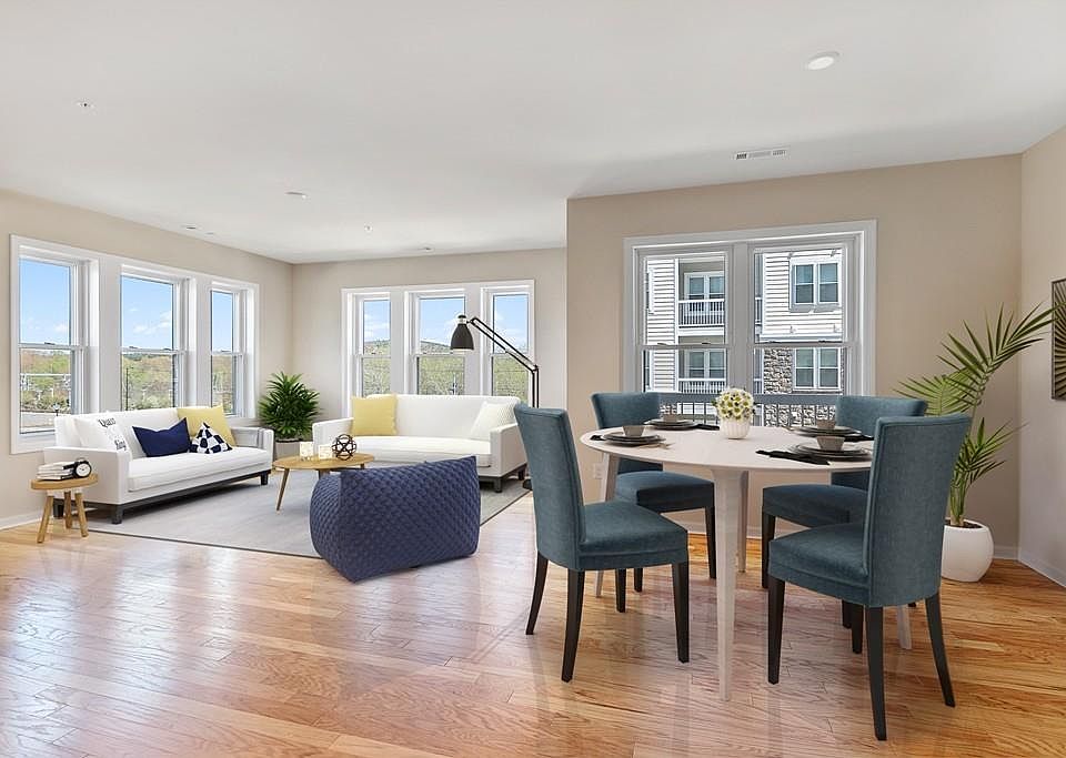 1st image of 120 University Ave #2406