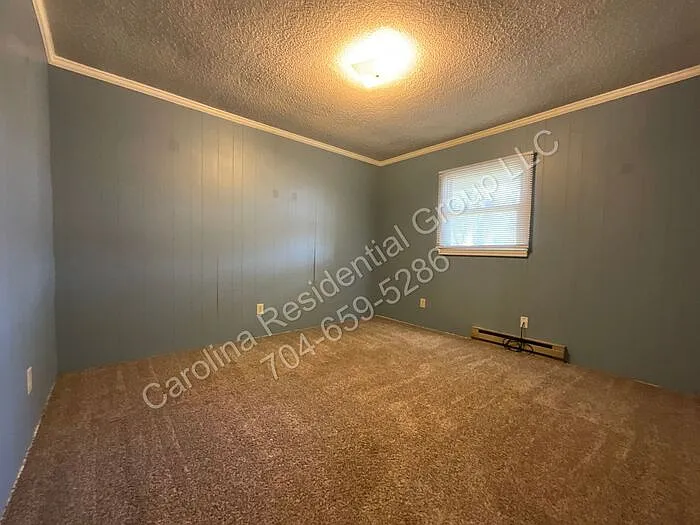 1380 Fairley Ave #B — Photo 11