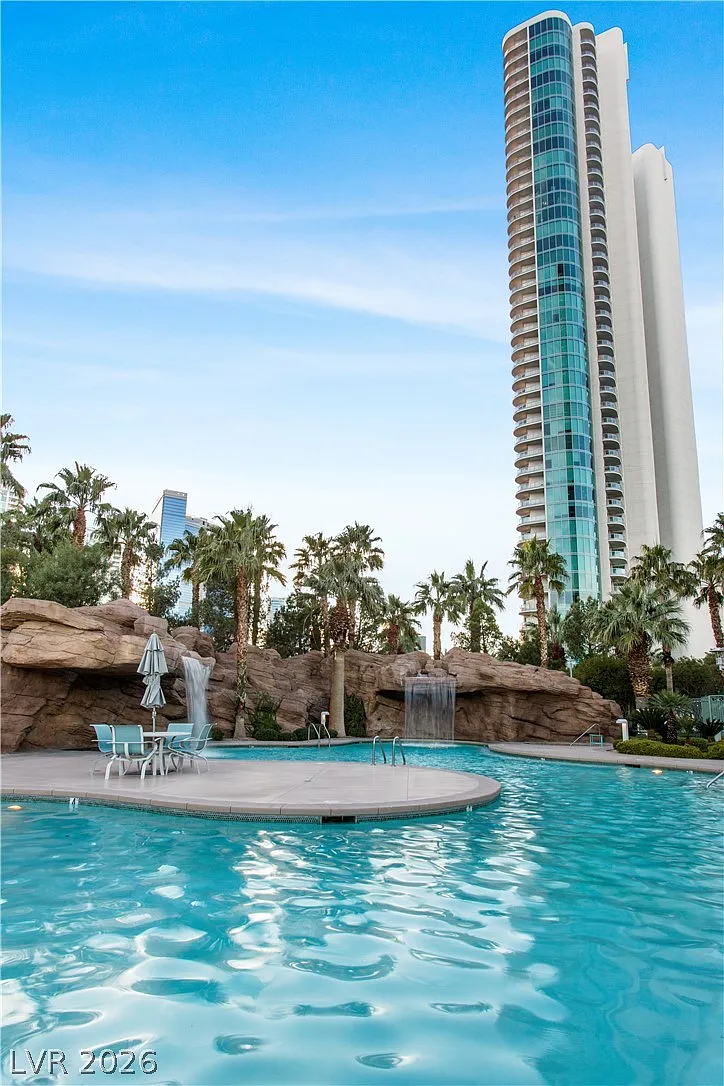 2 bed, 2.0 bath, 1399 sqft, $4,500 — Photo 1