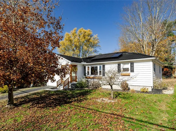 10 Fredonia Rd, Greenville, PA 16125
