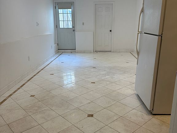 3rd image of 511 14th Ave