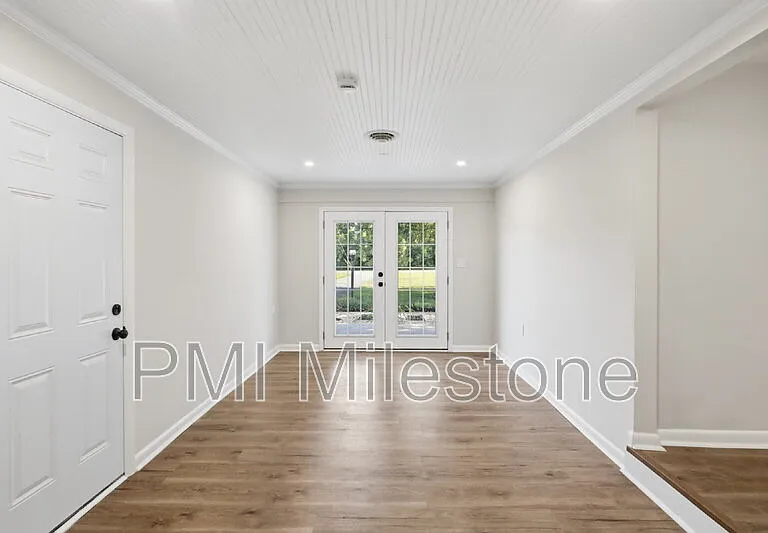 13242 Greensburg Rd — Photo 10
