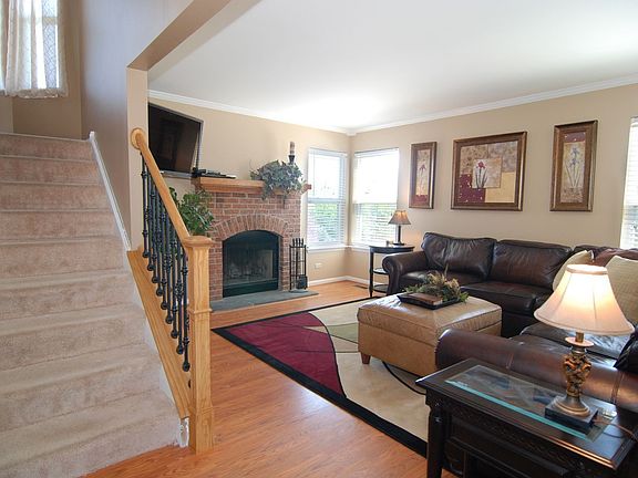2nd image of 15 N Lakewood Ct
