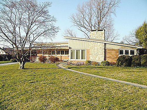 2nd image of 505 Glenwyn Dr